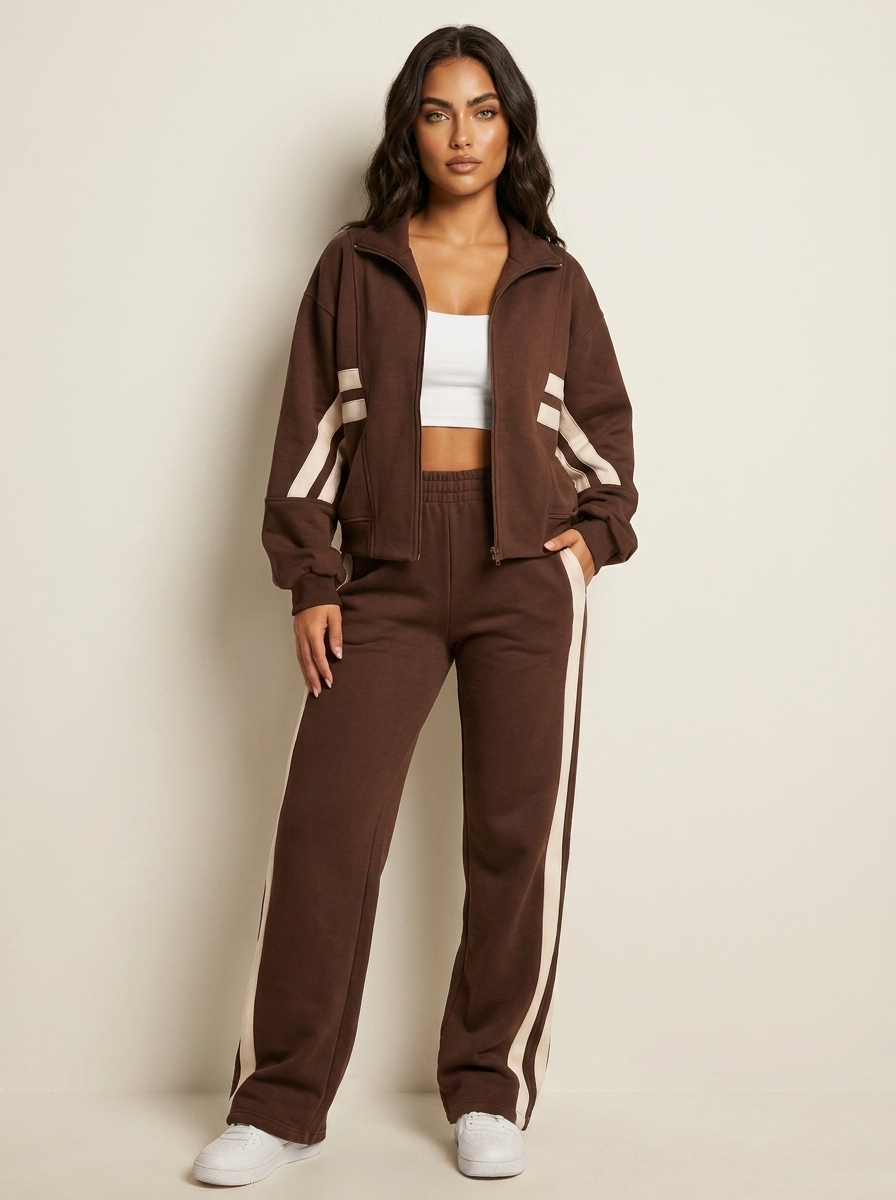 Women's two-piece tracksuit set - Sporty and modern