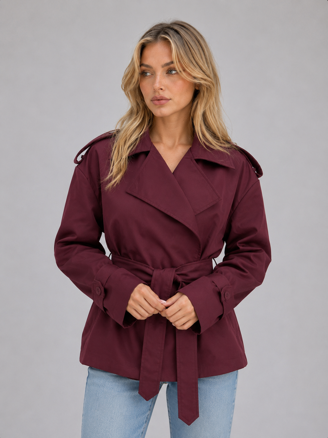 Women's short double-breasted trench coat - Chic and belted
